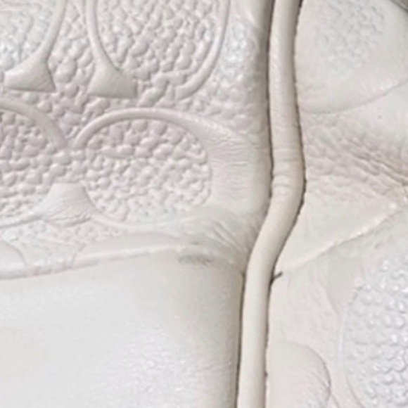 Luxury Coach Lexy Chain Shoulder Bag – White Embossed Leather Elegant Classic - Picture 9 of 9